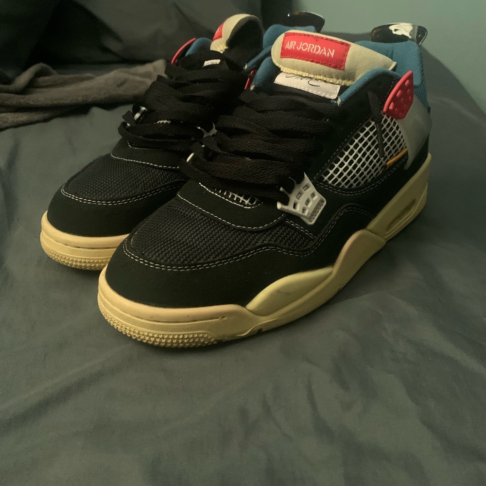 Jordan 4 off noir